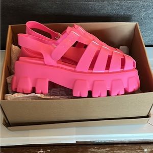 Steve Madden Echo Platform Lug Sol Fisherman Sandals.